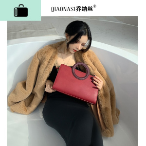 红色小众设计大容量包包女2020新款潮手提单肩斜挎包结婚包女新娘NEW LAKE女斜挎包