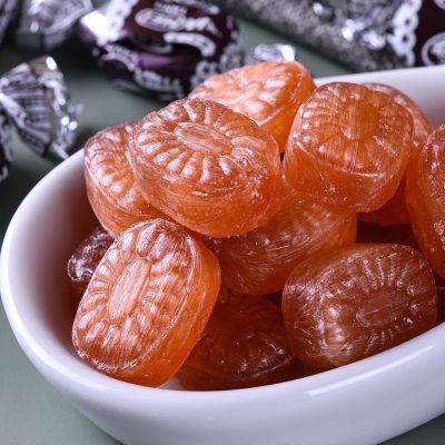 话梅糖块酸甜硬糖果婚喜糖果水果糖批发休闲零食年货便宜100g