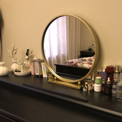 北欧化妆台镜子简约现代家用卧室桌面化妆镜梳妆台镜子铁艺镜