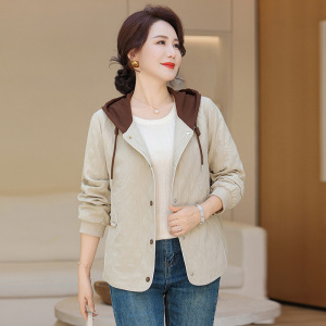 年时尚女装休闲妈妈装外套秋季中老年女大码衣服宽松开衫