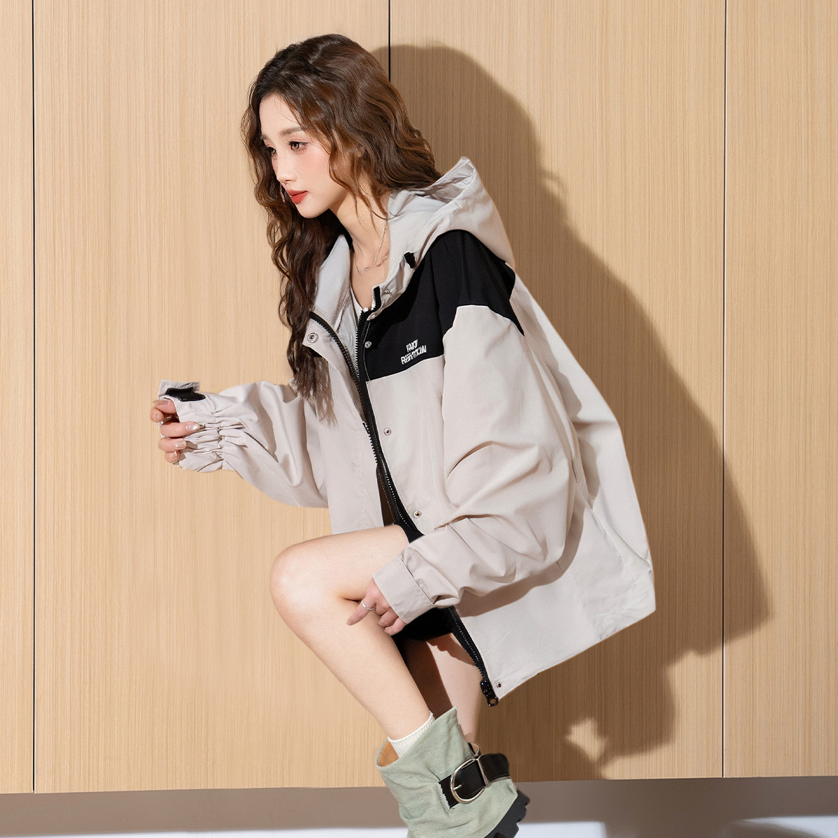 [2.5折价144元]唐狮春季外套女简约设计感韩系连帽拼色工装上衣时尚流行