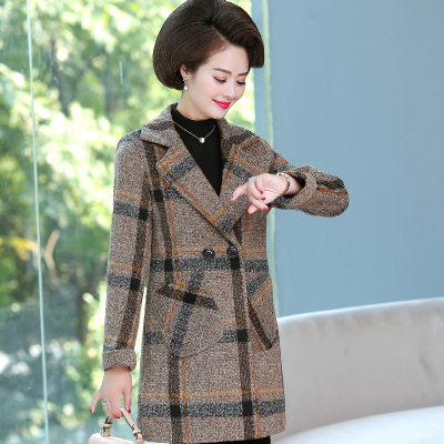 语娄中年妈妈春装中长款大码2020新款中老年女洋气风衣秋冬装毛呢外套2021大码女装