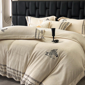 轻奢秋冬高档保暖牛奶绒四件套斑马精致刺绣被套软糯亲肤床品