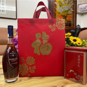 维诺亚无纺布新年礼品袋装酒的袋子喜庆年会礼品袋春节礼袋批发