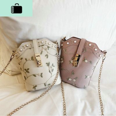 小包包女2020夏天新款潮韩版网红斜挎包链条单肩小清新刺绣水桶包NEW LAKE女士单肩包