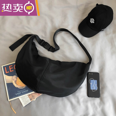 NEWLAKE日系韩款斜挎包男士潮牌简约百搭单肩包女ins超火休闲跨包饺子包