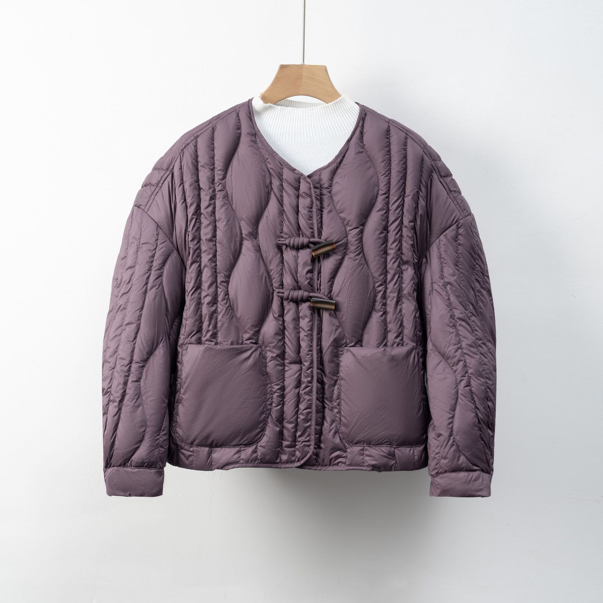 羽绒服新国标90绒休闲秋冬简约波浪国风纯色圆领宽松外套