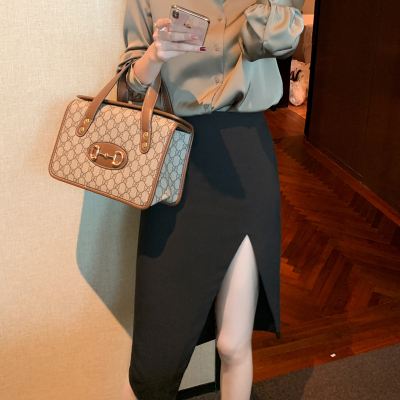 伊努特2021春季新款黑色半身裙女中长款显瘦高腰开叉一步包臀百搭a字裙