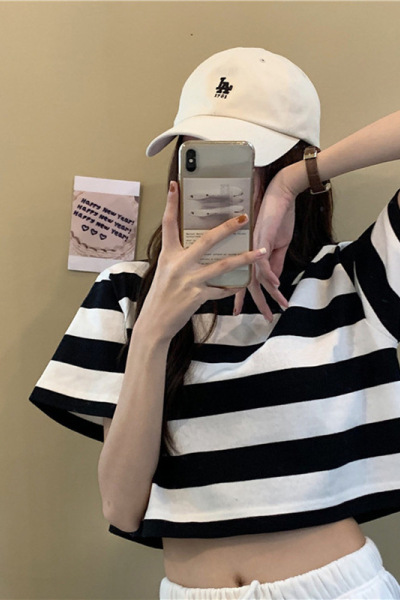条纹短款女式上衣短袖T恤宽松韩国女装夏季休闲打底衫女