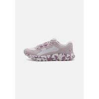 Under Armour女款透气跑步鞋轻便灵活圆头设计加厚鞋垫舒适运动鞋