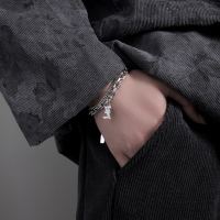 古巴字母手链男款潮流高级感男生简约冷淡男士钛钢女轻奢小众首饰送女朋友老婆情人节七夕生日礼物