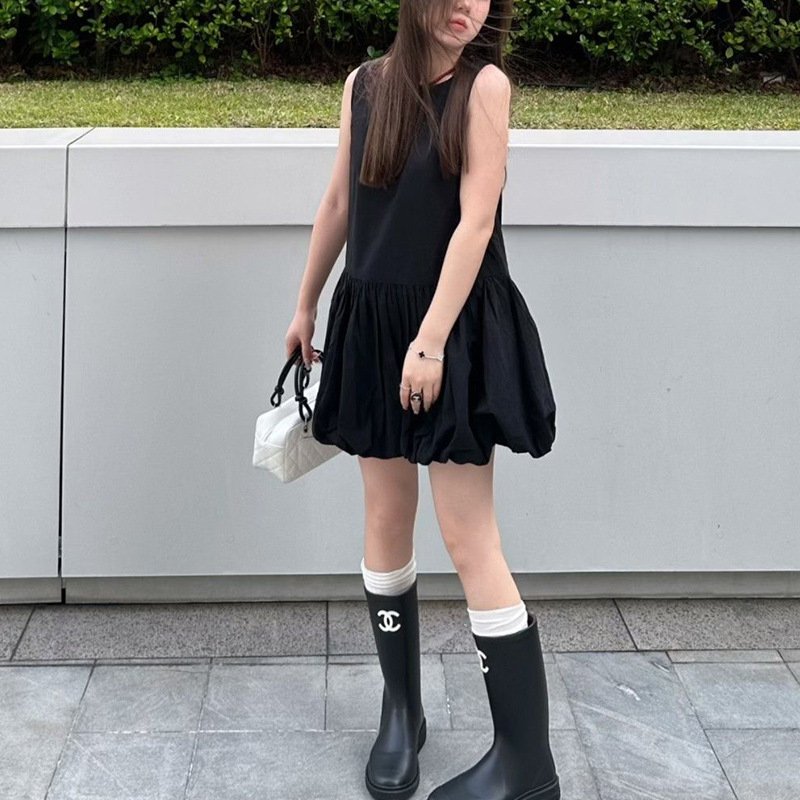韩系黑色无袖背心连衣裙女夏季温柔风气质裙子宽松百搭花苞短裙子