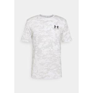 Under Armour男士户外迷彩印花短袖T恤 快干透气训练服装