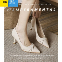 聚范气质白色高跟鞋女细跟2024年不累脚软皮尖头单鞋女工作职业鞋