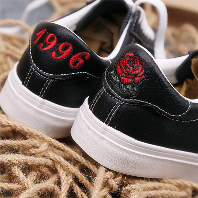 ins超火刺绣小白鞋百搭系带韩国原宿ulzzang欧洲站女式休闲帆布鞋