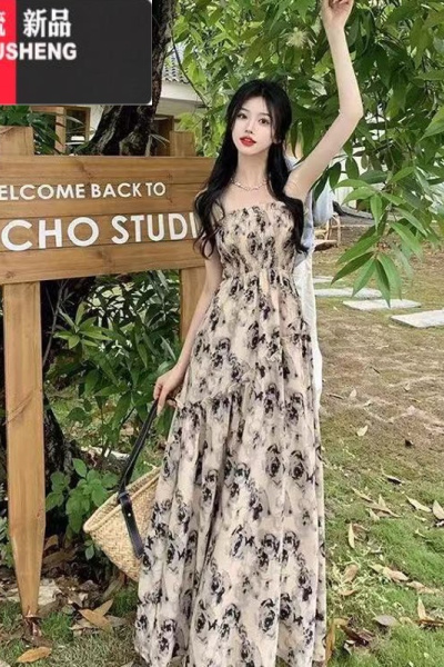 YIBUSHENG2024新款春装大码胖mm法式玫瑰碎花褶皱吊带连衣裙女套装两件套