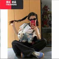 YIBUSHENG三条杠黑粉插肩短袖t恤女季修身甜辣妹正肩设计感别致短款上衣