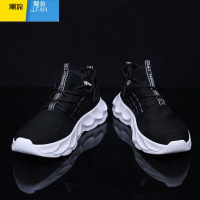 聚范男鞋2024年春季新款透气青少年网面运动跑步网鞋小白飞织软底潮鞋