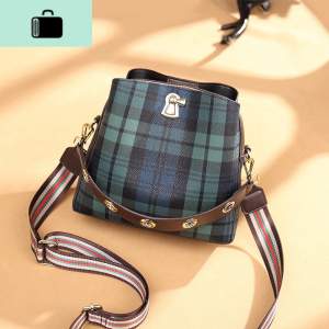 皮女包2020新款流行包包韩版时尚宽带格子水桶包百搭单肩斜挎包NEW LAKE 绿格子女斜挎包 绿格子