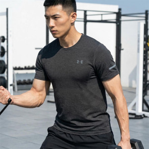 安德玛(Under Armour)男装新款运动服跑步健身训练舒适透气休闲短袖T恤6009517-001 ZP