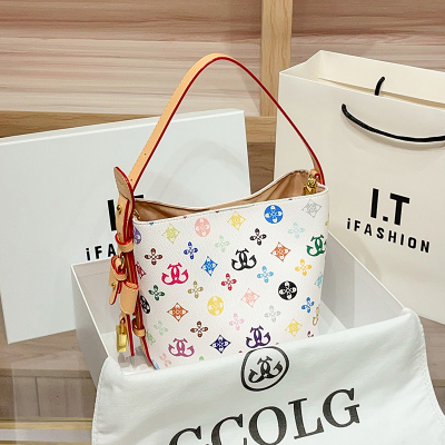 欧美时尚包包女2026新款高级感小众超火印花彩色水桶包单肩斜挎手提女包