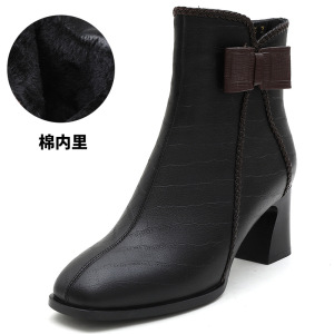 秋冬季新款粗跟中筒靴子女加绒棉鞋中跟尖头小短靴复古真皮鞋