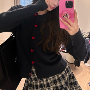 韩系简约爱心扣软糯长袖针织开衫女秋冬季新款慵懒风宽松显瘦毛衣