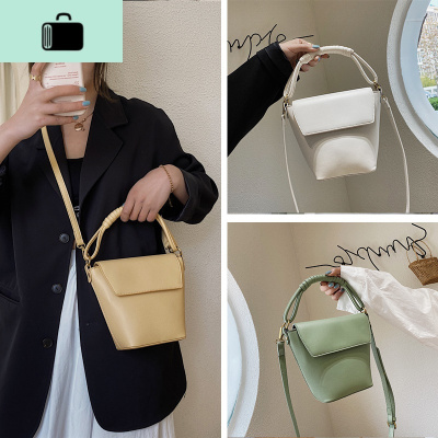 ins超火水桶包女包新款潮2020网红百搭斜挎包简约复古时尚单肩包NEW LAKE女士单肩包