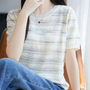 25夏季新款彩虹条纹冰爽丝薄款短袖上衣T恤女圆领修身短袖针织衫