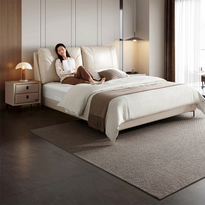 全友家居现代极简进口头层牛皮松软大靠包卧室家具皮床1.8m皮艺床软床