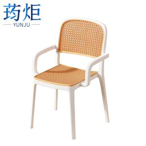 荺炬 藤椅
