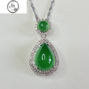JiMi冰种玉髓吊坠女款银项链子挂坠子翡翠色祖母绿宝石绿玛瑙挂件 水滴吊坠+链子+证书+盒子
