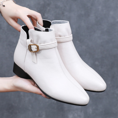 小短靴女新款春秋季单靴中跟尖头及踝靴软底软皮粗跟真皮女靴