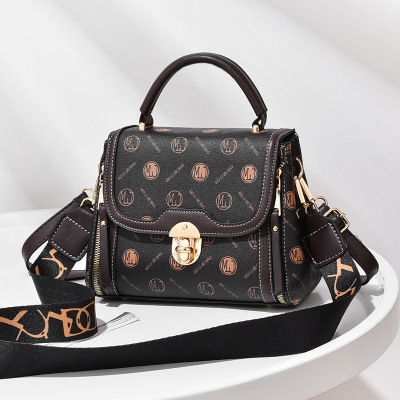 休旅女士斜挎包时尚潮流洋气简约复古风包包女休闲旅行单肩背包