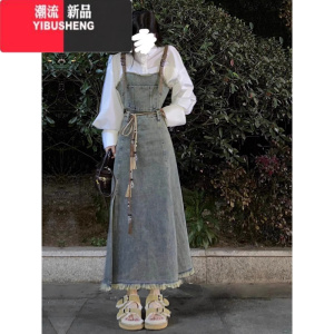 YIBUSHENG牛仔背带裙女春2024新款水洗毛边复古中腰显瘦吊带中长款连衣裙