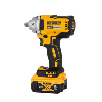 得伟无刷锂电充电式二分之一中扭矩冲击扳手套装两电一充DCF894-4X2得伟无刷锂电充电式二分之一中扭矩冲击扳手套装两电