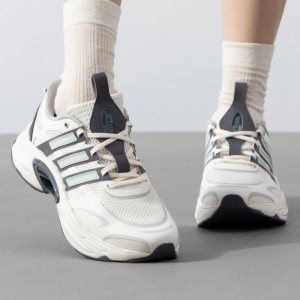 Adidas/阿迪达斯男鞋新款轻便透气低帮运动休闲跑步鞋IF6724 ZP