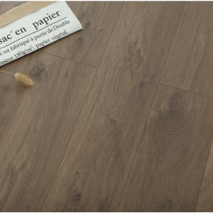 橡色高密度强化复合地板(整箱发货 每箱10平米) 橡木 1200*100