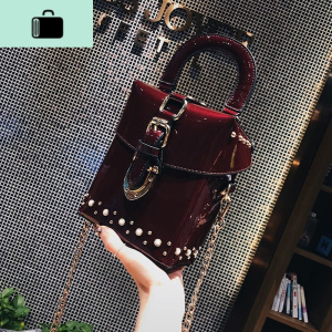 小包包女2020夏季新款潮漆皮手提单肩包韩版链条铆钉斜挎包水桶包NEW LAKE女士单肩包