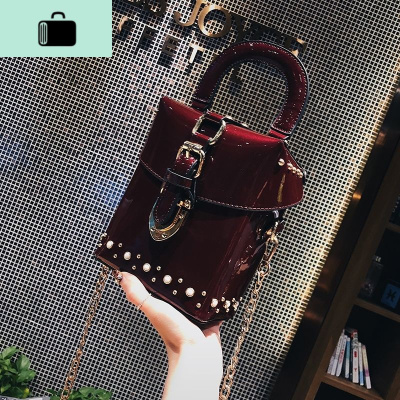 小包包女2020夏季新款潮漆皮手提单肩包韩版链条铆钉斜挎包水桶包NEW LAKE女士单肩包