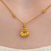周大福锁愿小鼻嘎荷花锁包足金黄金吊坠计价(工费280)女F236623七夕礼物