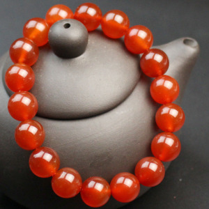 厂家直销天然红玛瑙手串酒红色本命年男女情侣水晶手链饰品礼物送女朋友老婆情人节七夕生日礼物