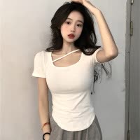 设计感纯色显瘦短袖T恤女夏装休闲打底衫U领上衣女装