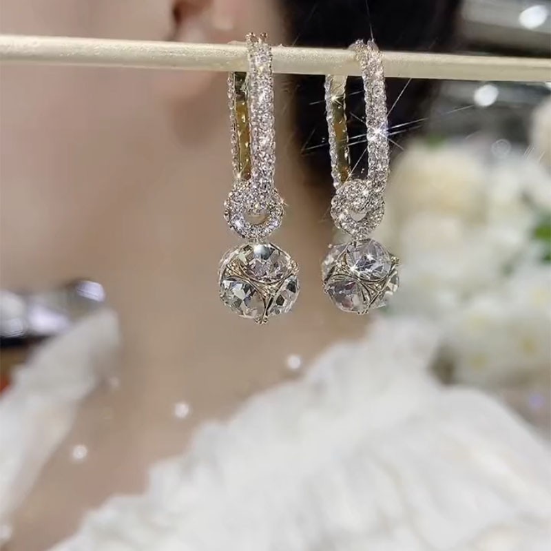 时尚精致超闪满钻球球耳环2025新款潮流冷淡风轻奢高级感耳饰耳坠送女朋友老婆情人节七夕生日礼物