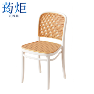 荺炬 藤椅