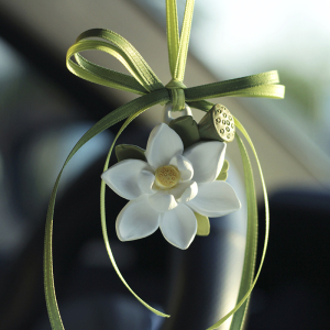 [补贴10%]荷花汽车挂件车载香薰内饰莲花扩香石新车好运连连礼物后视镜香