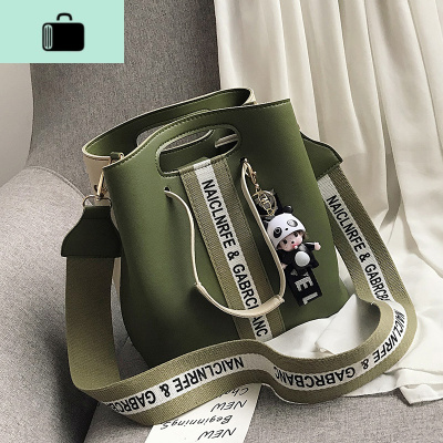 大容量流行包包女包新款2019时尚斜挎包百搭ins手提单肩水桶包潮NEW LAKE女斜挎包