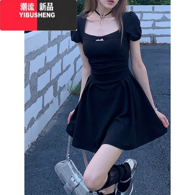 YIBUSHENG法式方领纯欲风黑色连衣裙女收腰气质设计感短款a字小黑裙子季