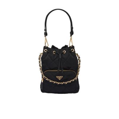 普拉达(PRADA)女士单肩包时尚百搭配色小巧便携再生尼龙斜挎包金