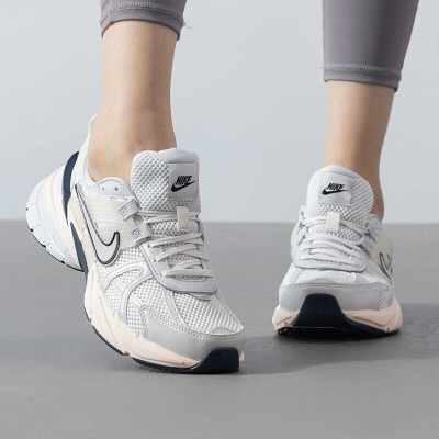 NIKE/耐克女鞋新款运动鞋缓震轻便透气跑步休闲鞋FD0736-004 C